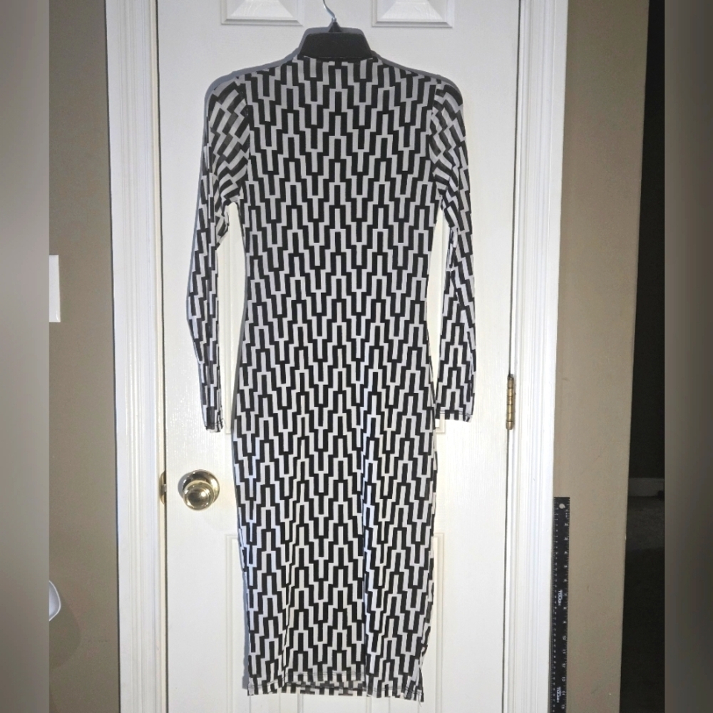 Bodycon Maxi Dress Long Sleeve Black & White Slimming Long Geometric Pattern Med - Picture 3 of 8